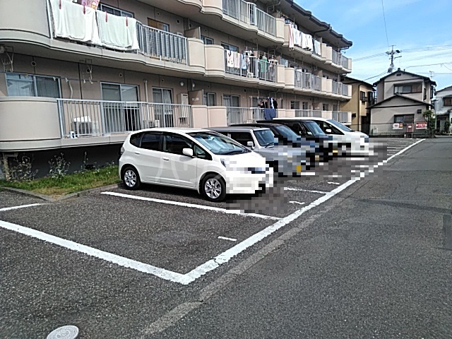 21/22 駐車場