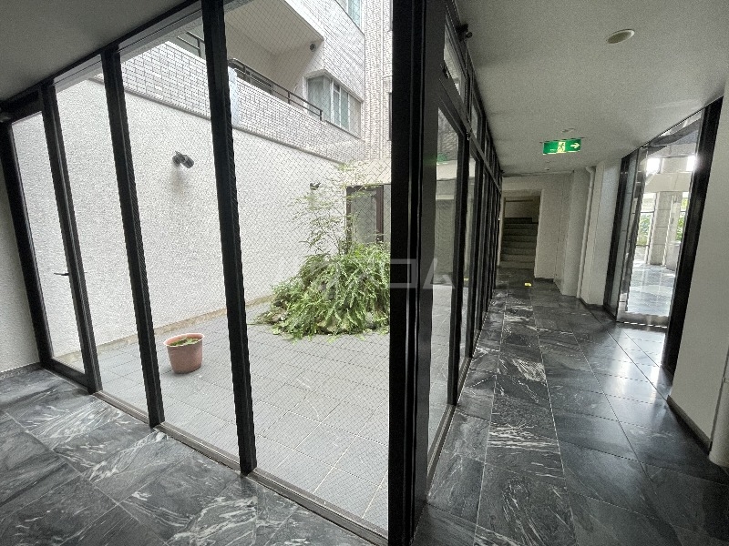 19/22 エントランス