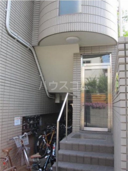 16/26 エントランス