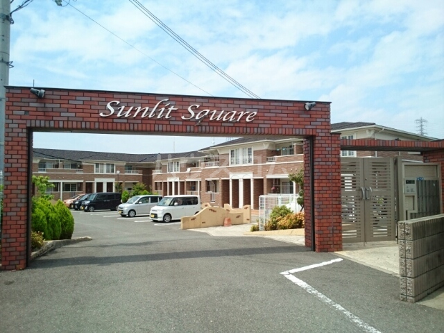 15/22 エントランス