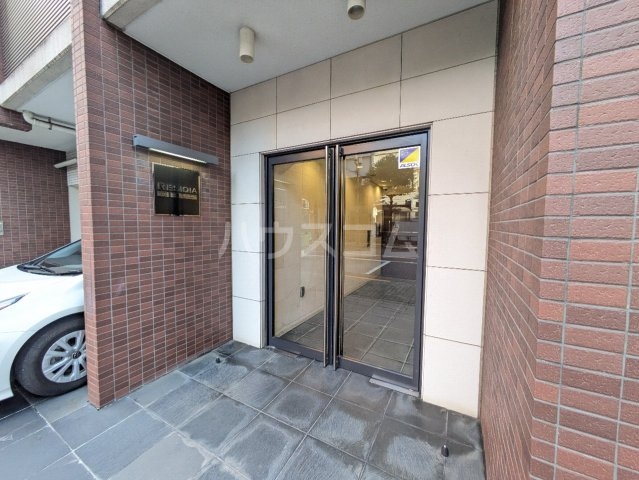 2/5 エントランス