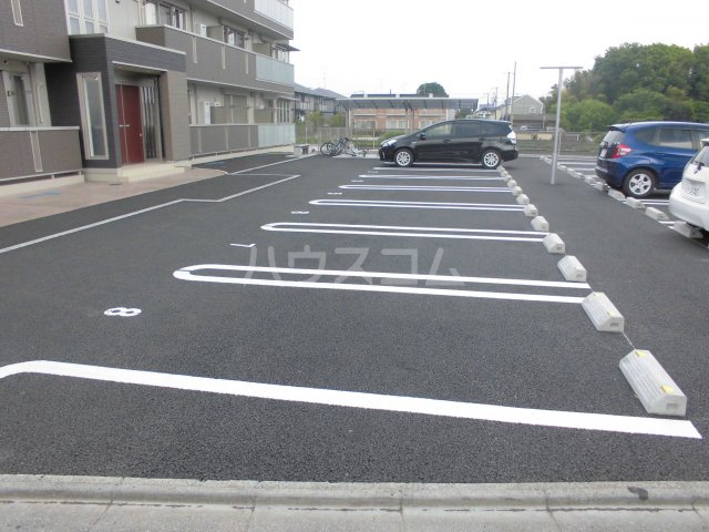 25/30 駐車場
