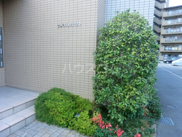 20/28 エントランス