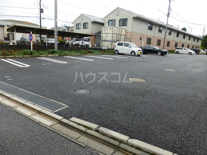 18/28 駐車場
