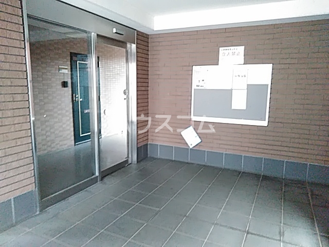 22/30 エントランス