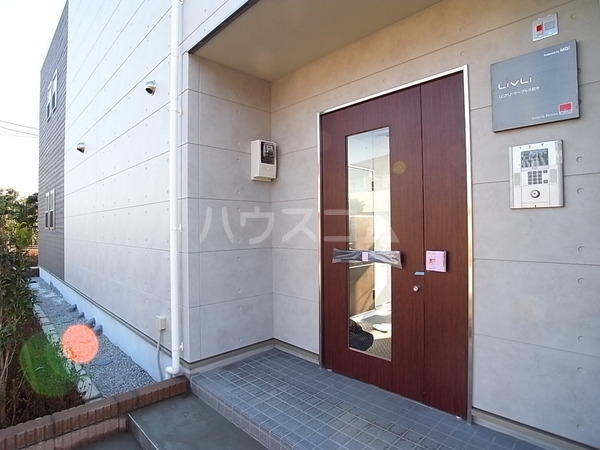 15/17 エントランス