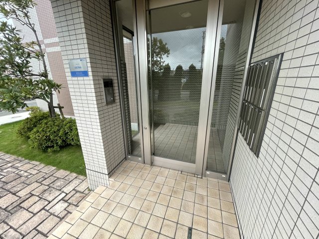 16/18 エントランス