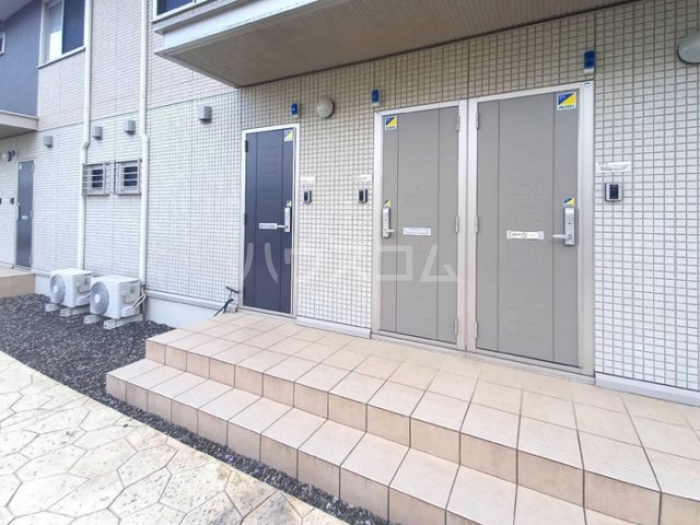 15/21 エントランス