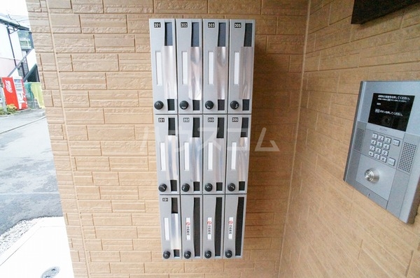 21/30 エントランス