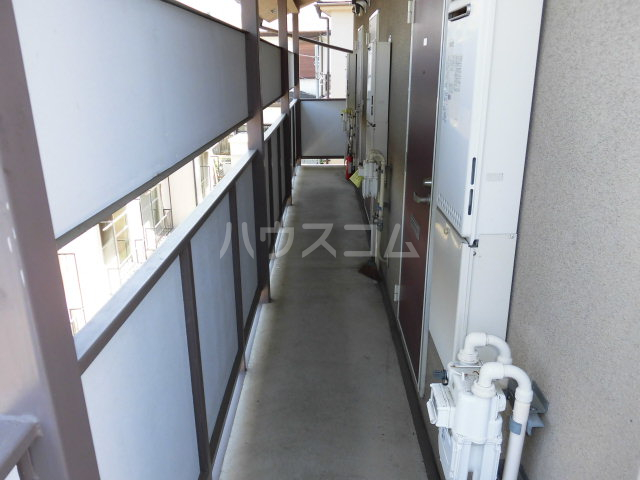 21/30 エントランス