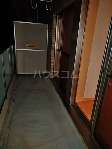 13/18 バルコニー