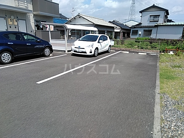 18/20 駐車場