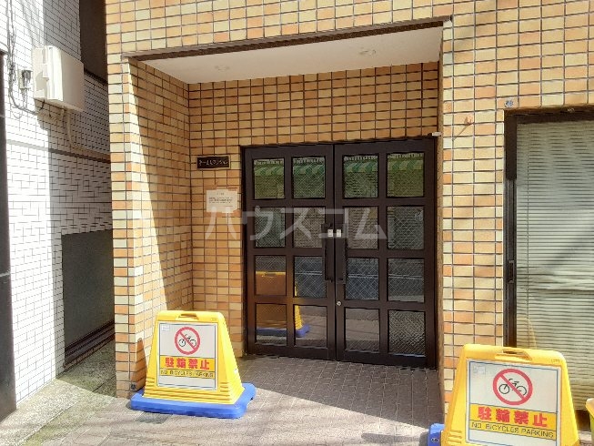 22/30 エントランス