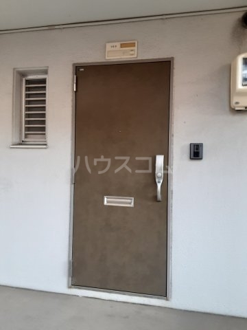 26/28 エントランス