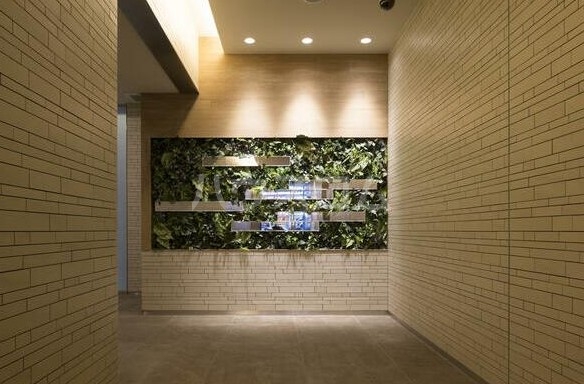 16/23 エントランス