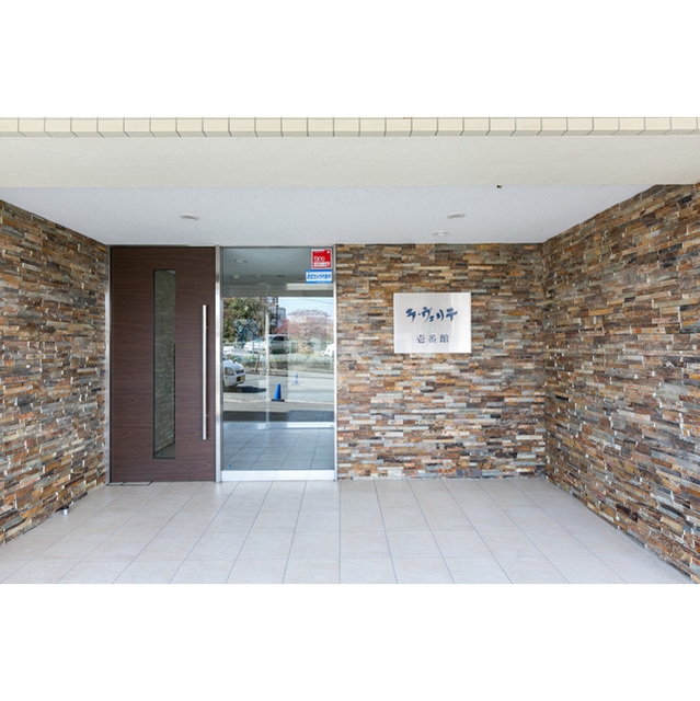 13/15 エントランス