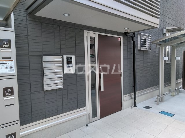 20/30 エントランス