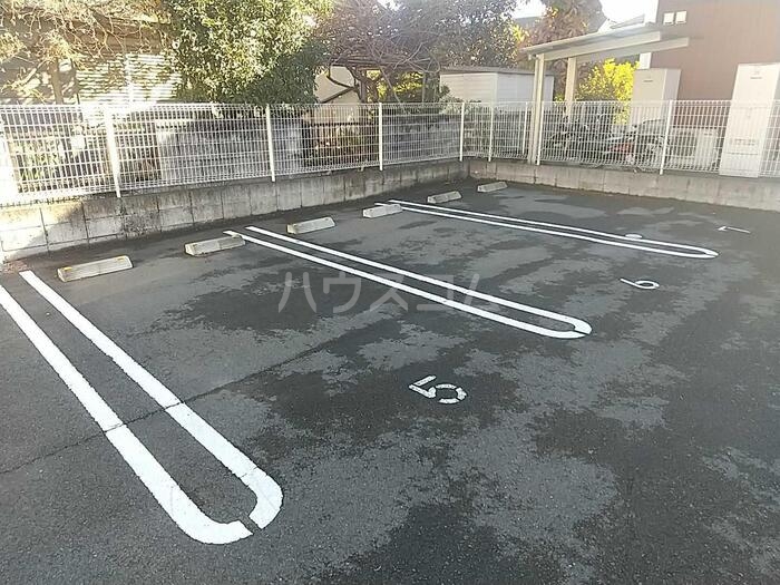 20/28 駐車場