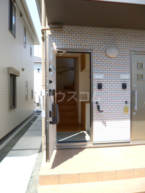 25/27 エントランス