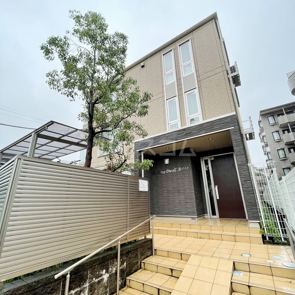 20/30 エントランス