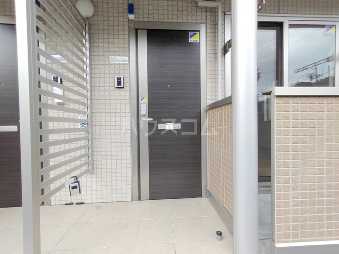 18/19 エントランス