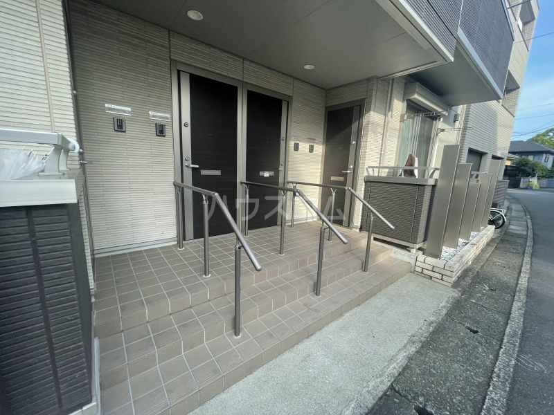 19/26 エントランス