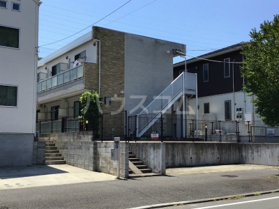 21/30 エントランス