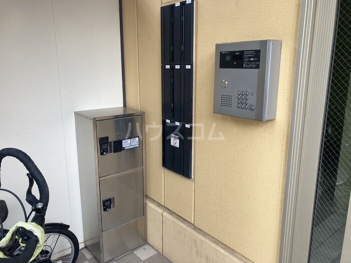 23/30 エントランス