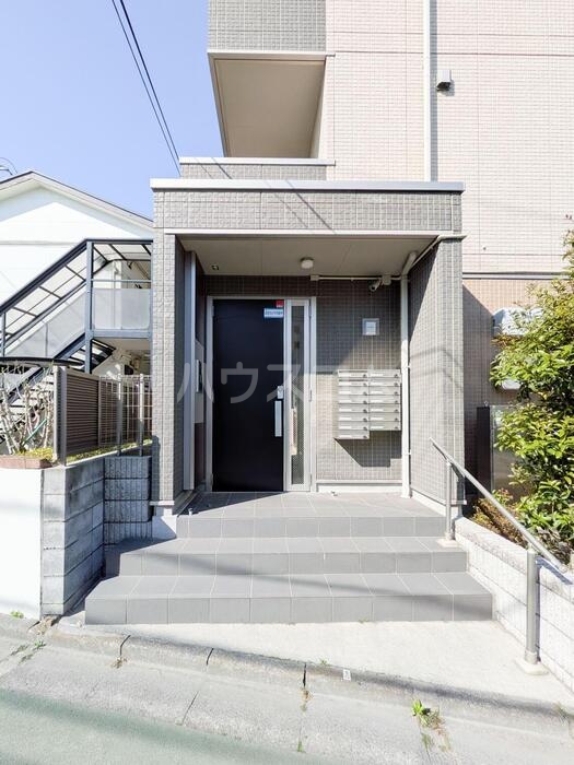 16/26 エントランス