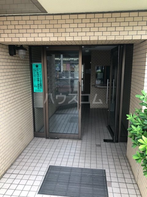 15/19 エントランス