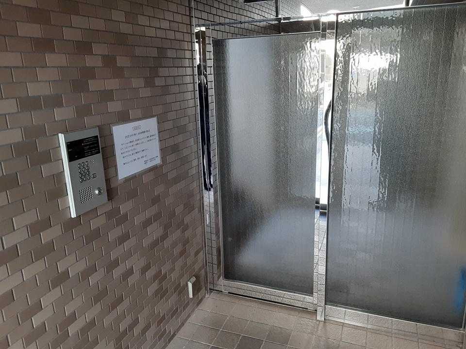 18/20 エントランス