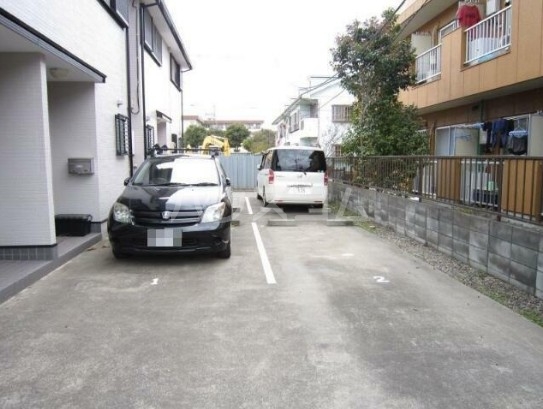 17/17 駐車場