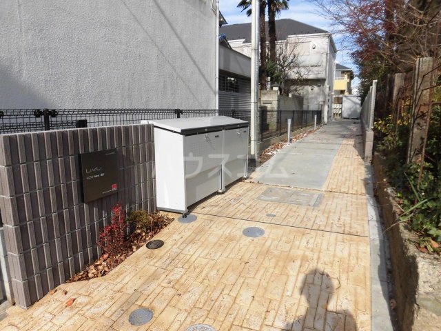 22/30 エントランス