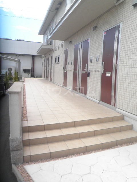 15/19 エントランス