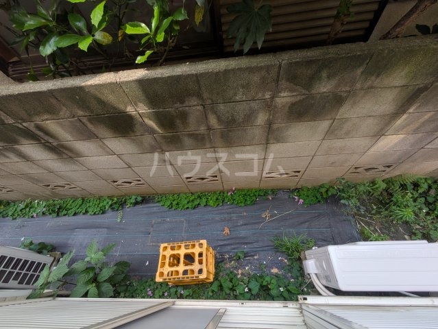 18/26 エントランス