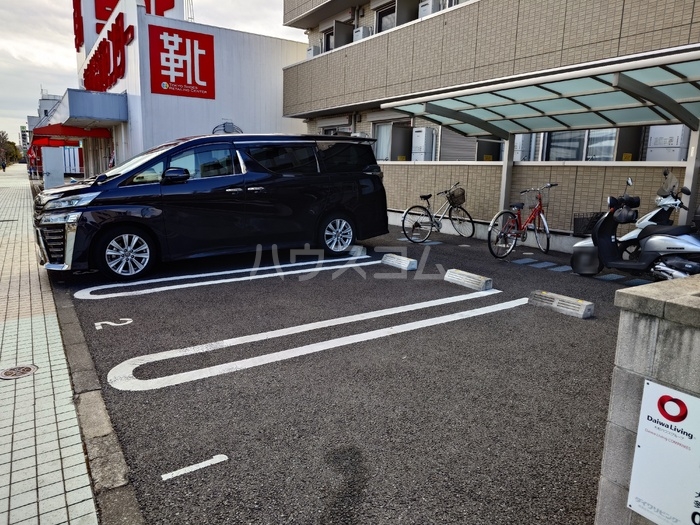 22/30 駐車場