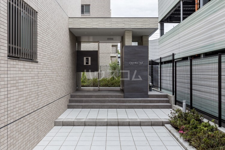 19/29 エントランス