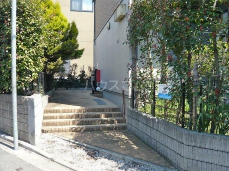 21/27 エントランス