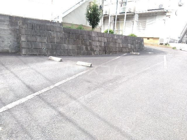 15/17 駐車場