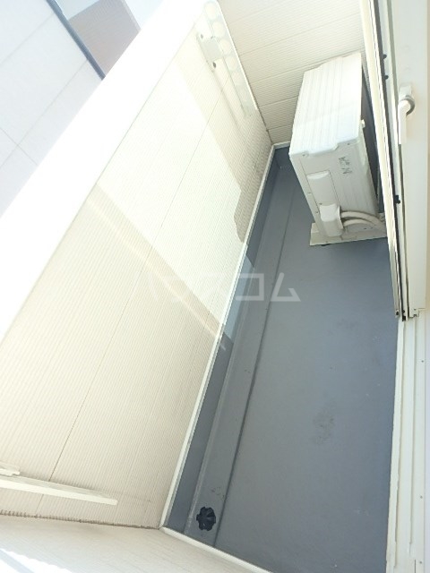 18/28 バルコニー