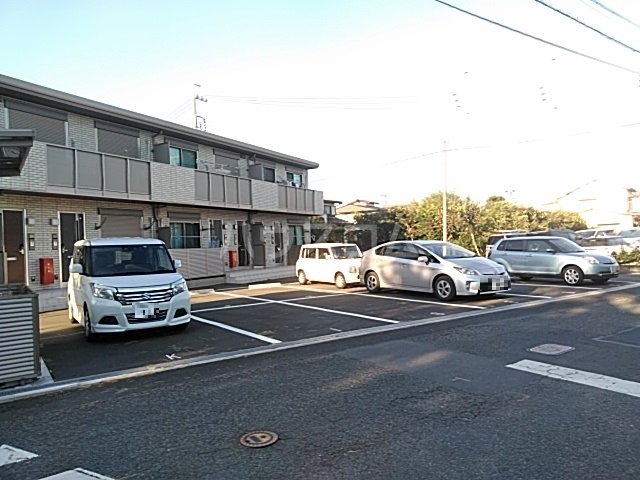 27/30 駐車場