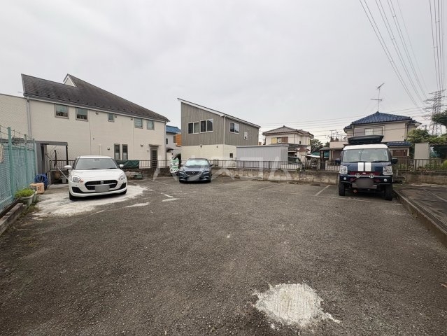 2/3 駐車場
