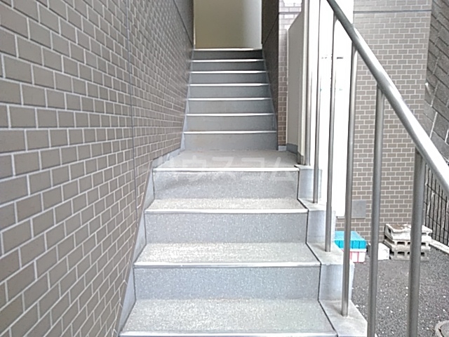 24/30 エントランス