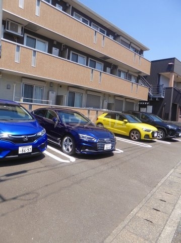 18/19 駐車場