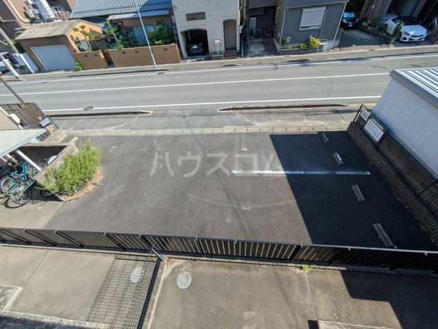18/28 駐車場