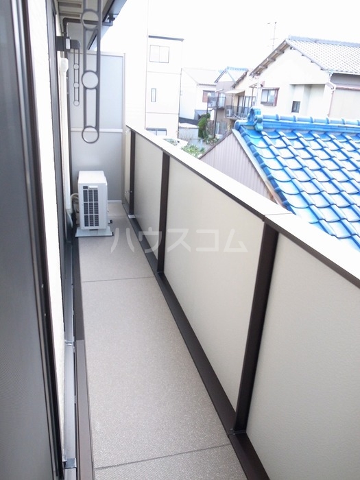 13/18 バルコニー