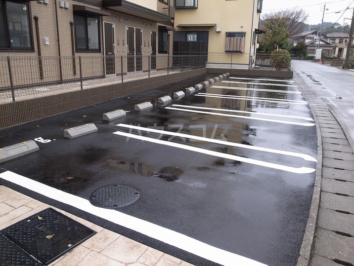 16/17 駐車場