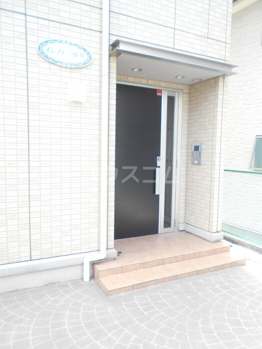 17/28 エントランス