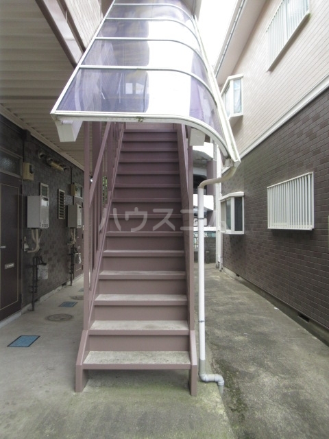 22/30 エントランス