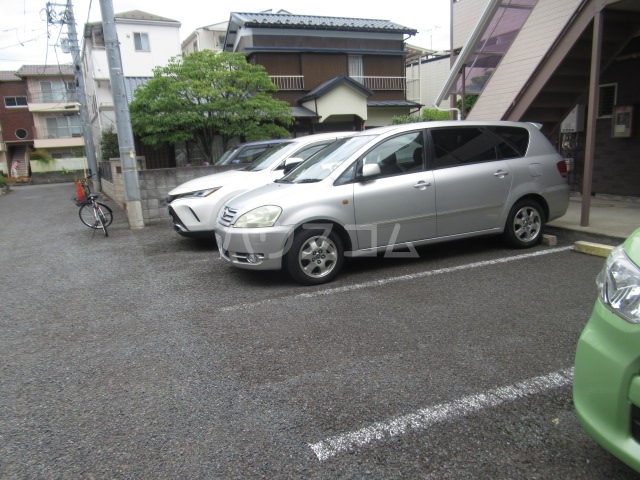 23/30 駐車場
